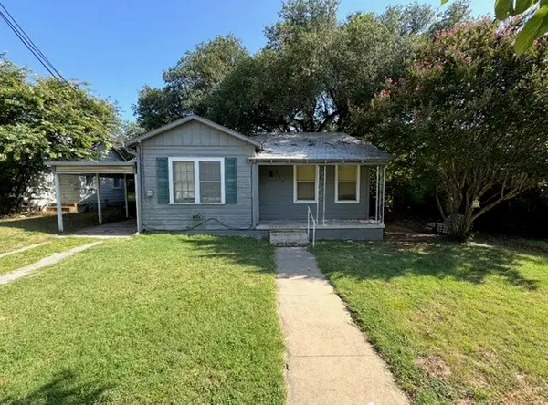 804 W Bridge Street, Weatherford, TX 76086