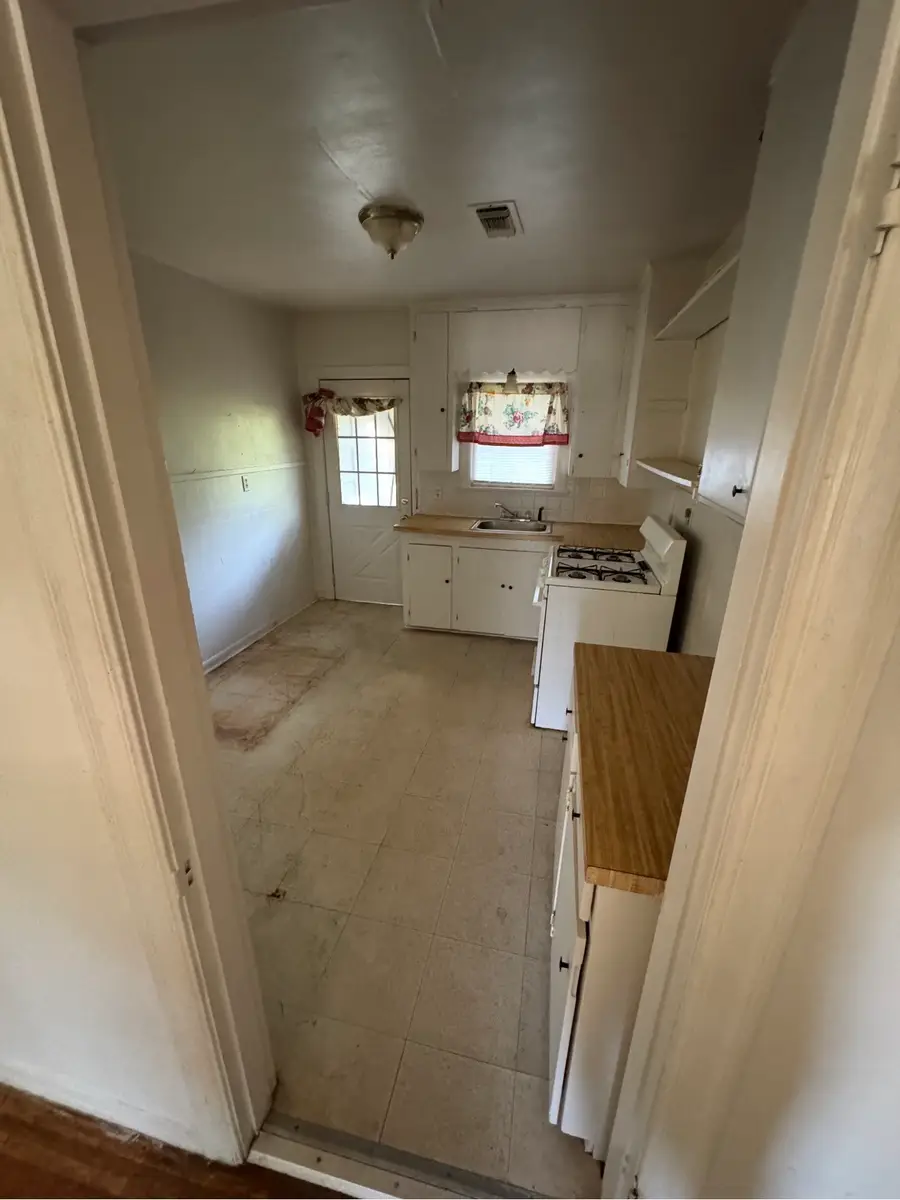 804 W Bridge Street, Weatherford, TX 76086 - #3