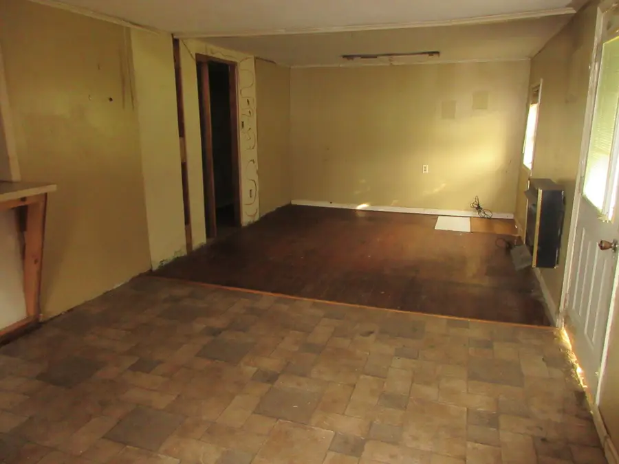 124 Sibley Street, Oil City, LA 71061 - #3