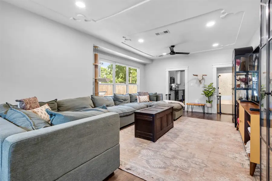 406 S Montreal Avenue, Dallas, TX 75208 - #2