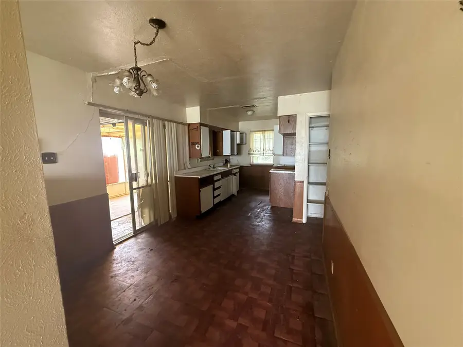 1810 Texas Street, Grand Prairie, TX 75051 - #2
