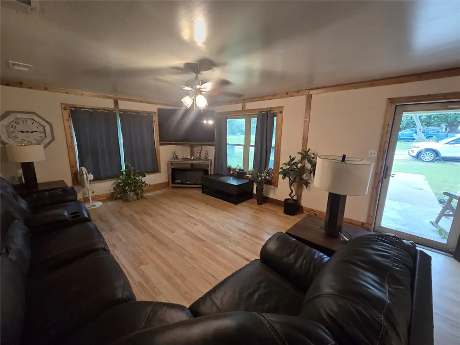 406 N Goliad, Runge, TX 78151 - #3