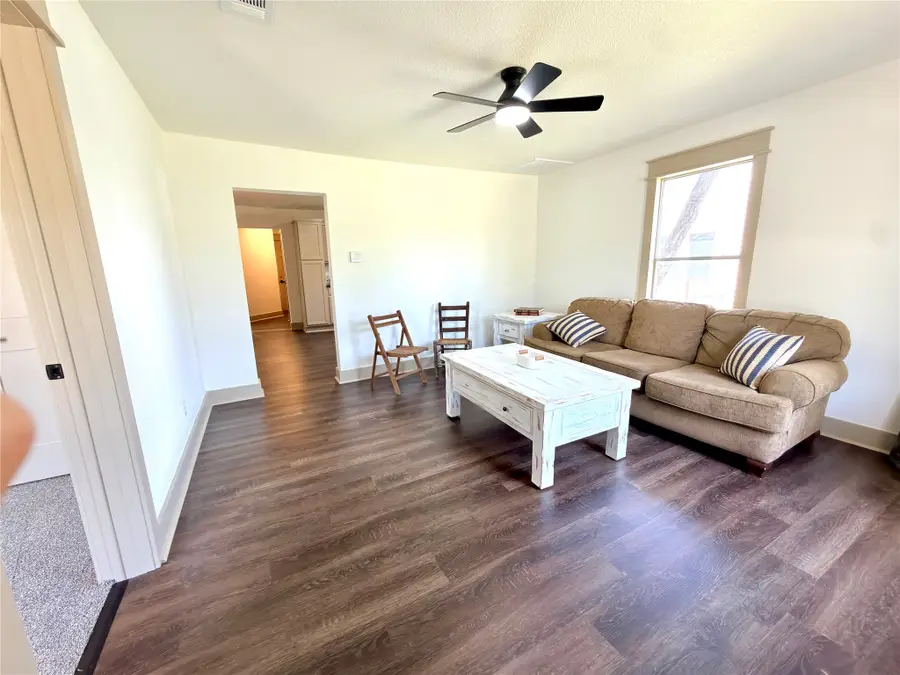 707 Reynolds Street, Goldthwaite, TX 76844 - #3