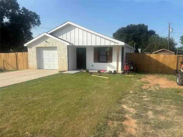 808 Buckboard Drive, De Leon, TX 76444