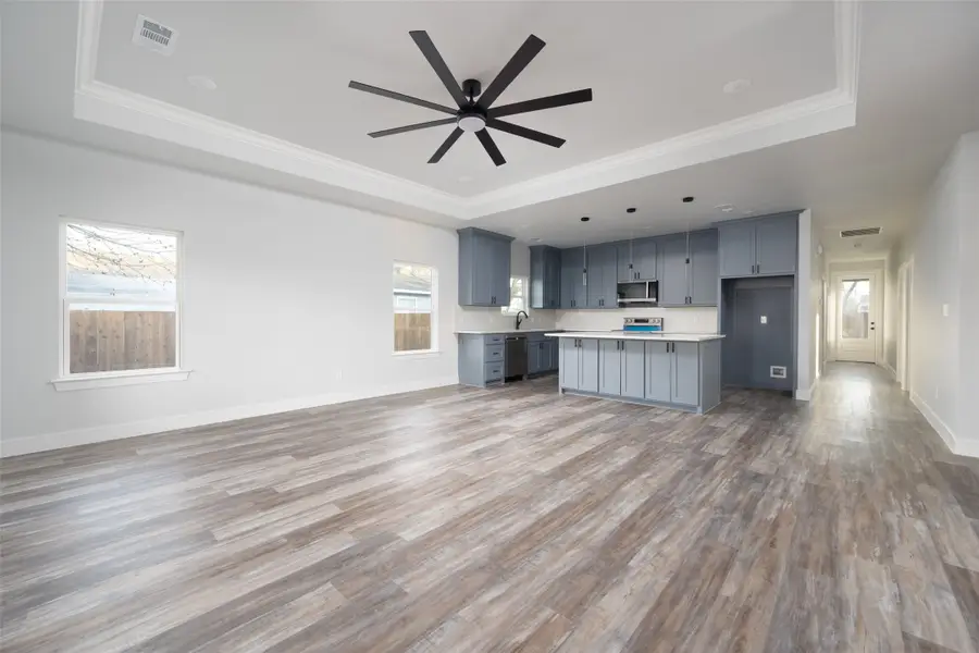 411 W Elm Street, Whitewright, TX 75491 - #3