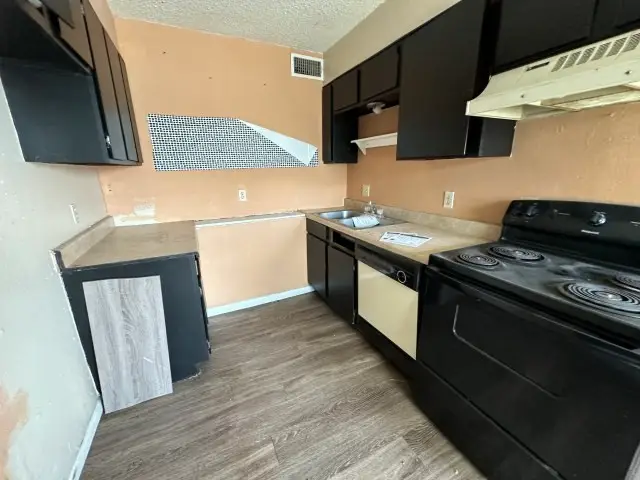 100 Pecos Place, Plainview, TX 79072 - #3