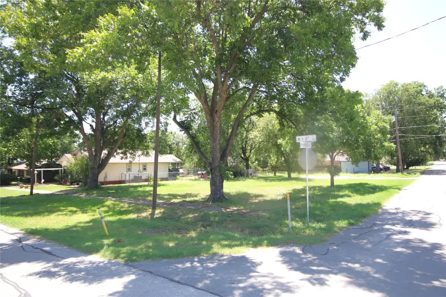 523 W 4th Street, Justin, TX 76247 - #2