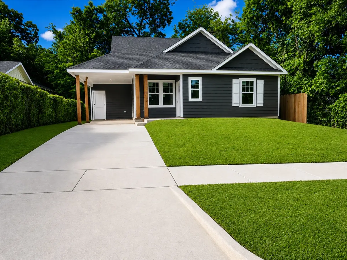 605 W Walker Street, Denison, TX 75020 - #1