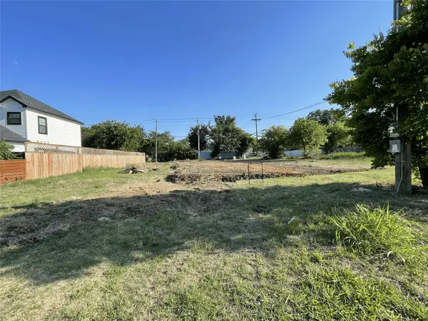 1400 E Morphy Street, Fort Worth, TX 76104