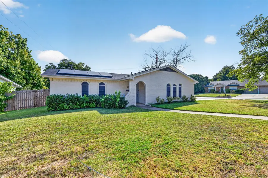 629 Newton Drive, Burleson, TX 76028 - #3
