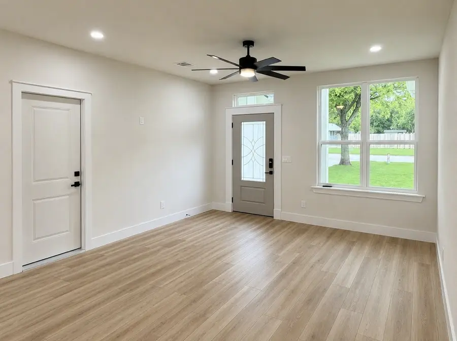 413 N Cleburne Whitney Rd, Rio Vista, TX 76093 - #2