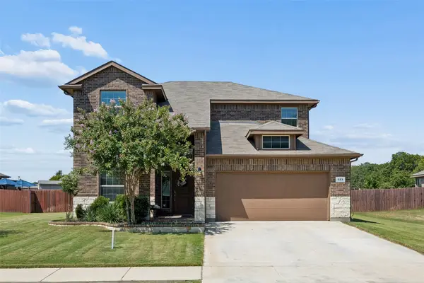 523 Harbor Drive, Azle, TX 76020