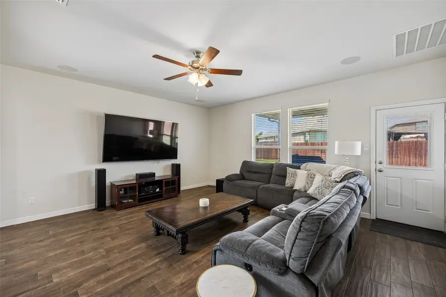 523 Harbor Drive, Azle, TX 76020 - #2