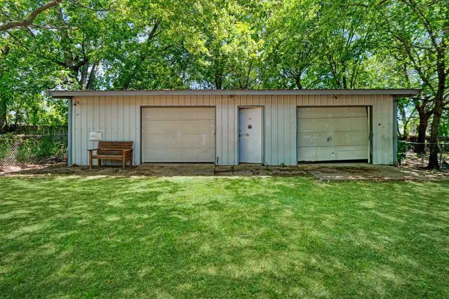 202 4th Street Nw, Paris, TX 75460 - #2