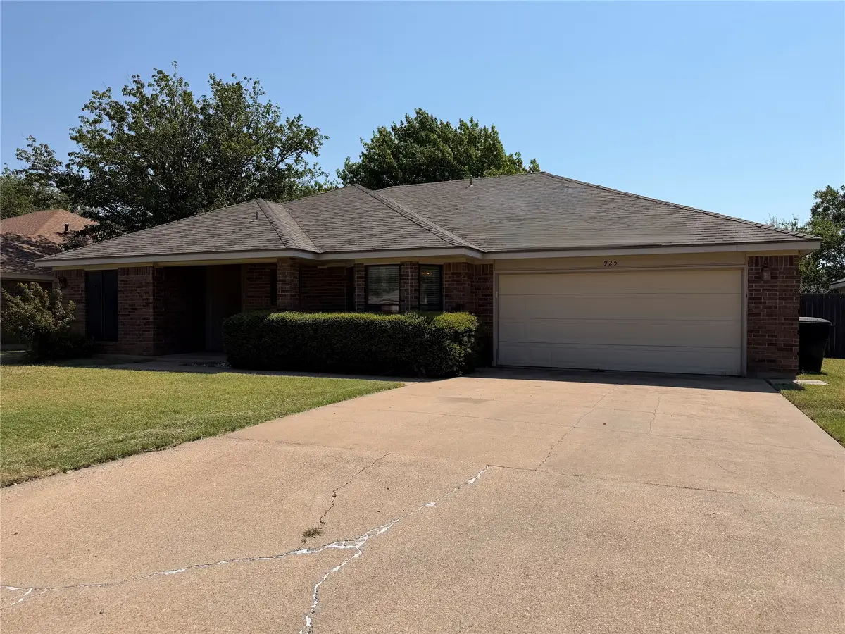 925 Reeves Street, Abilene, TX 79602 - #1