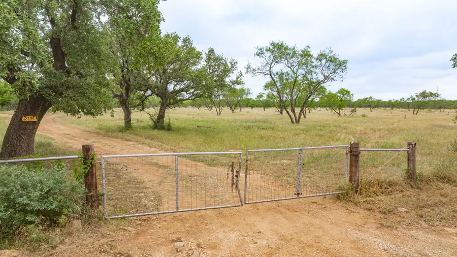 983 Cr 185, Comanche, TX 76442 - #2