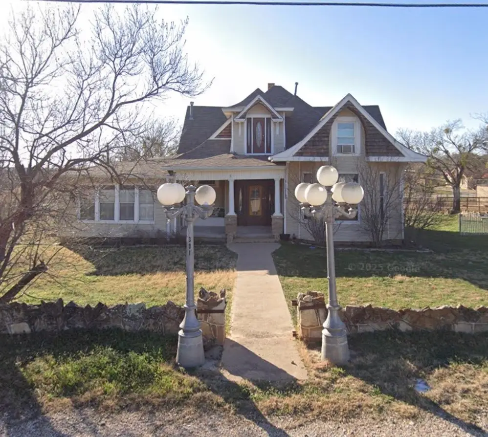 301 N Pettit, Throckmorton, TX 76483 - #1