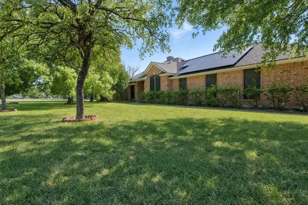 213 Diamond Oaks Drive, Hudson Oaks, TX 76087