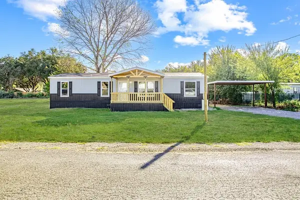 123 Kelly Court, Azle, TX 76020