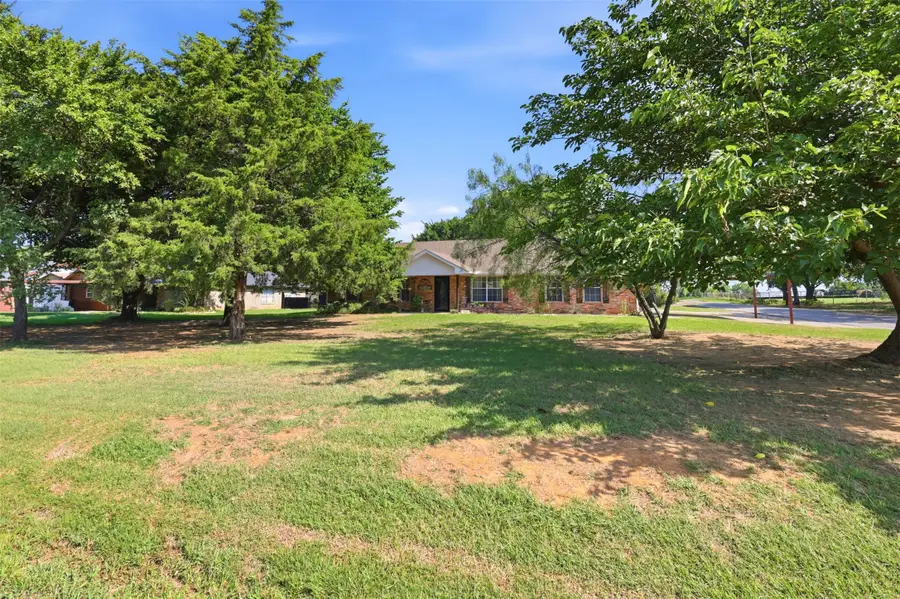 1115 E 6th Street, Springtown, TX 76082 - #3