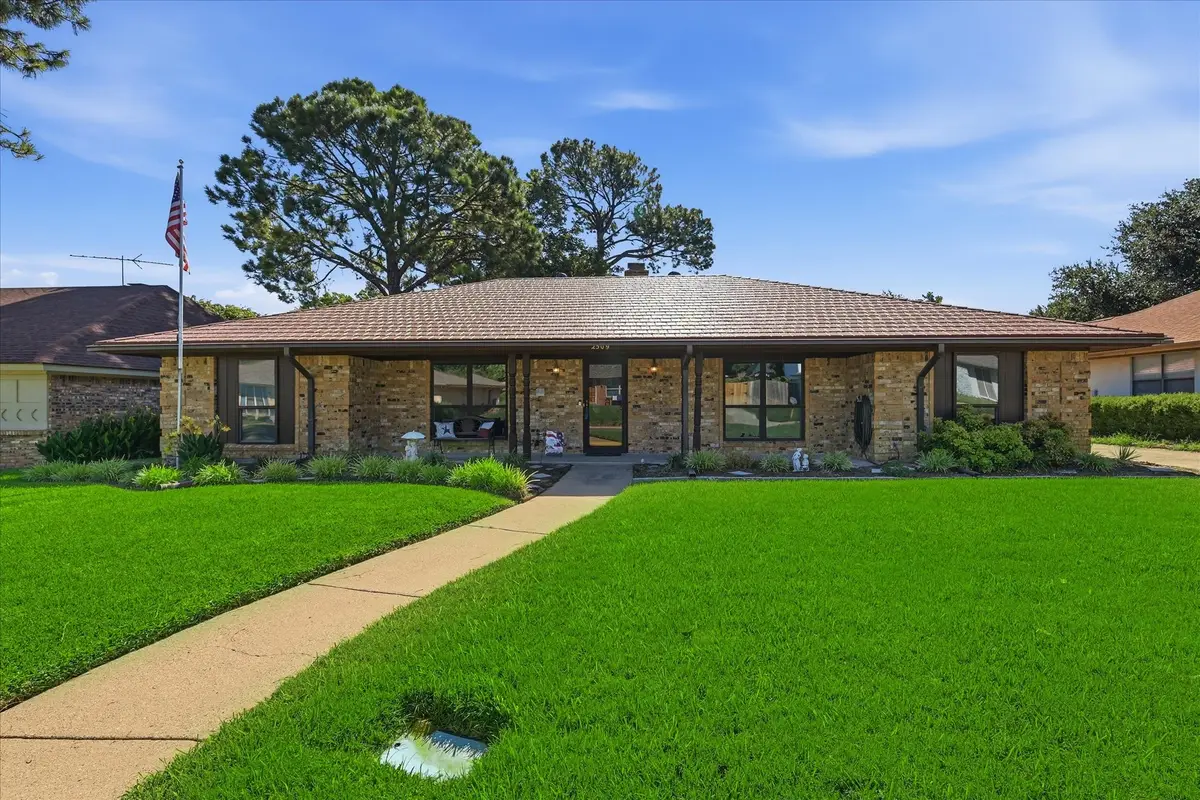 2509 Radcliffe Drive, Arlington, TX 76012 - #1