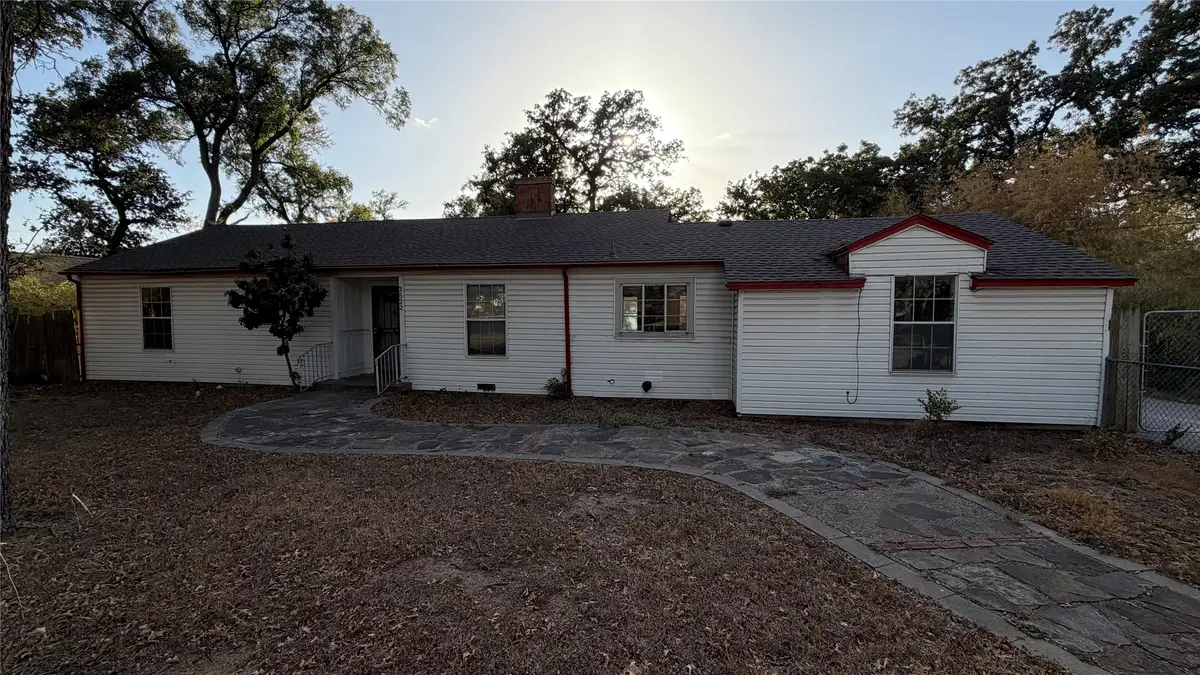 2522 N Hughes Avenue, Fort Worth, TX 76103 - #1