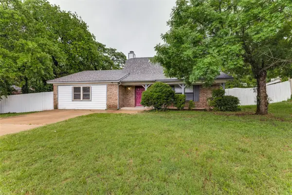 408 Windwood Court, Azle, TX 76020