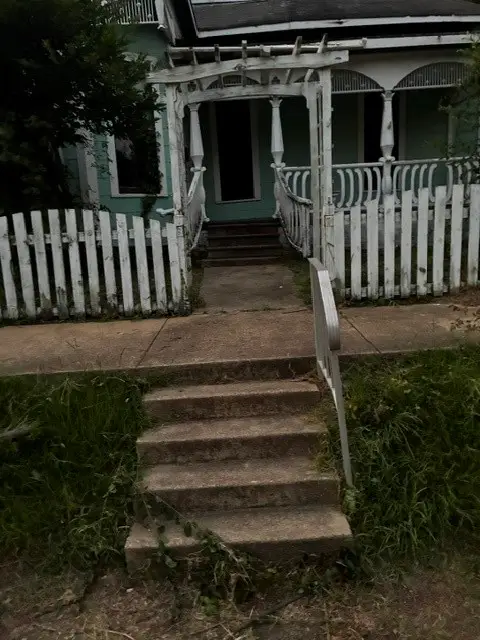 807 E Main Street, Winnfield, LA 71483 - #1