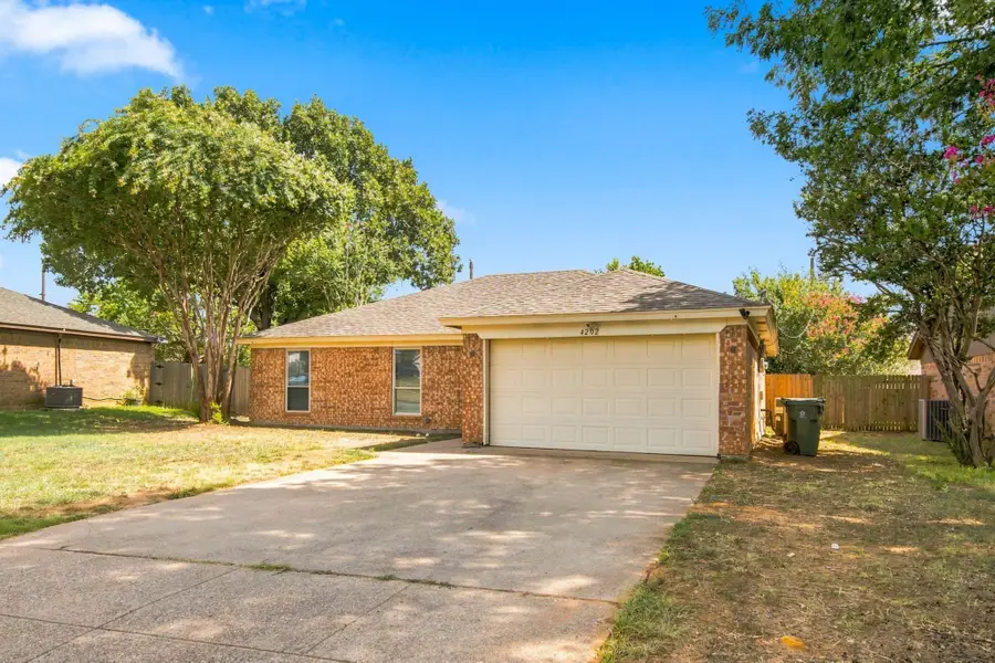 4202 Maple Springs Drive, Arlington, TX 76001 - #2