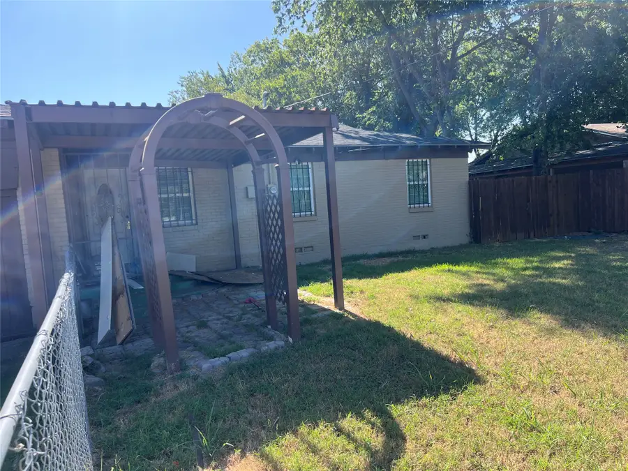 366 S St Augustine Drive, Dallas, TX 75217 - #2
