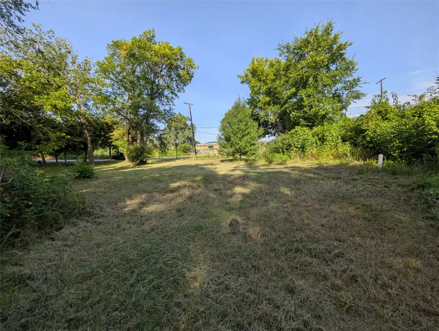 910 N Houston Avenue, Denison, TX 75020 - #3