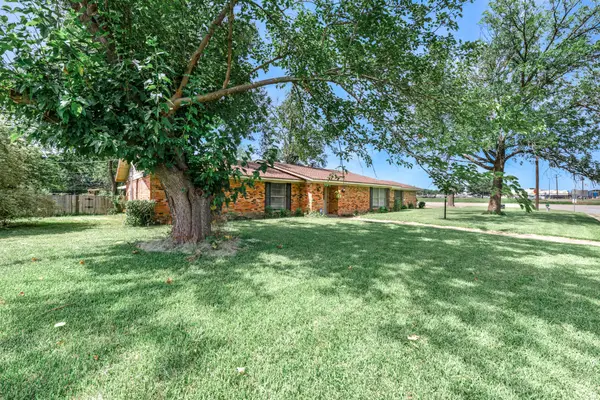 300 Merrell Drive, Sulphur Springs, TX 75482