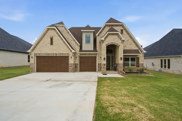 676 Jennings Lane, Azle, TX 76020
