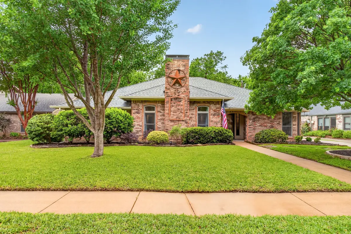 2932 S Creekwood Drive, Grapevine, TX 76051 - #1