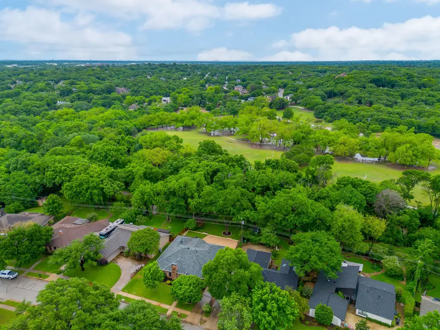 2932 S Creekwood Drive, Grapevine, TX 76051 - #2