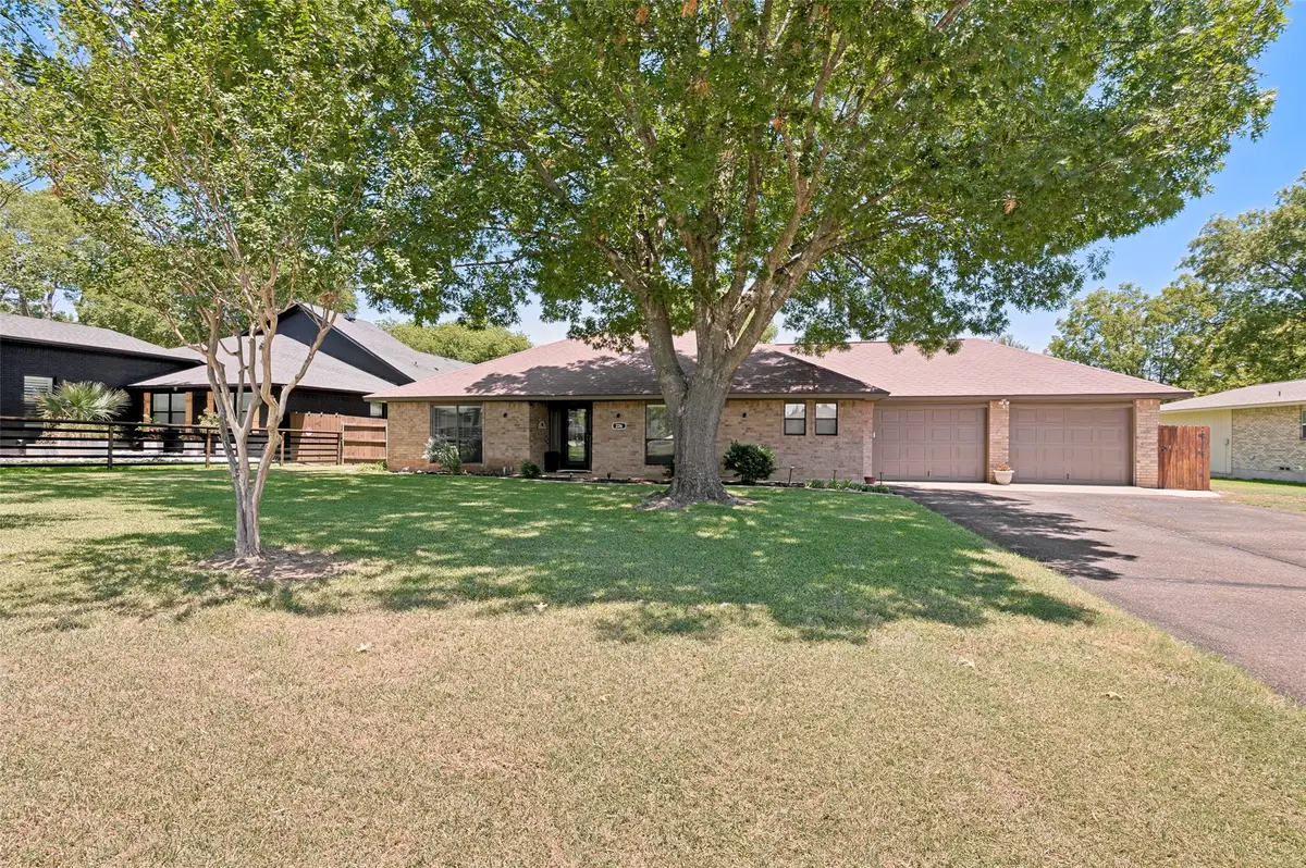 226 Oakwood Drive, Lancaster, TX 75146 - #1