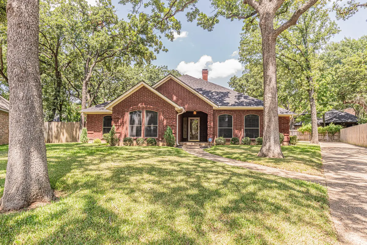 3901 Echo Hill Court, Arlington, TX 76001 - #1