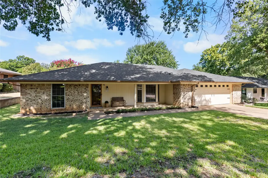 827 Yellowstone Drive, Grapevine, TX 76051 - #2