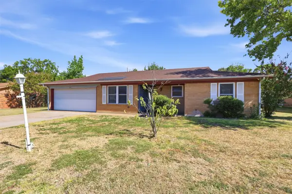 2107 10th Street, Mineral Wells, TX 76067