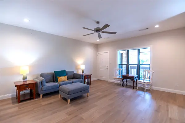 10660 Park Village Place #Unit C, Dallas, TX 75230