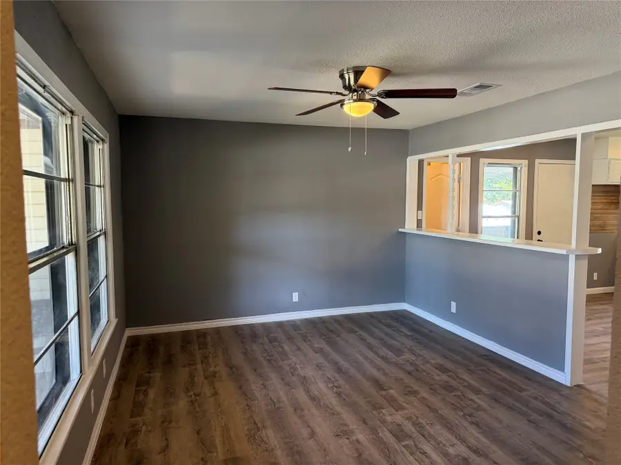 2111 SE 19th Street, Mineral Wells, TX 76067 - #3