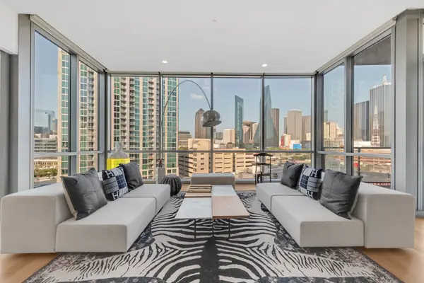 2200 Victory Avenue #802, Dallas, TX 75219