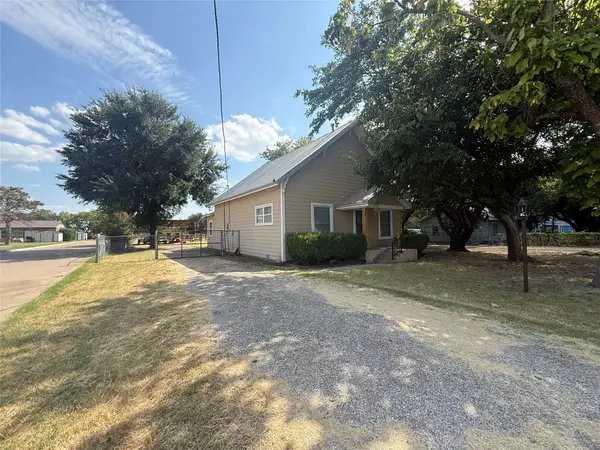 1009 W 7th Street, Justin, TX 76247