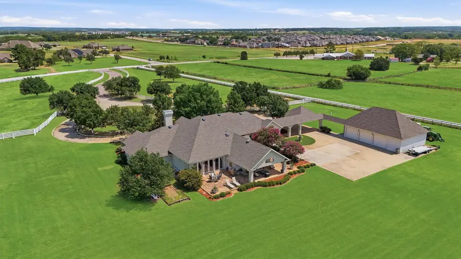 3112 Harris Street, Gainesville, TX 76240 - #2