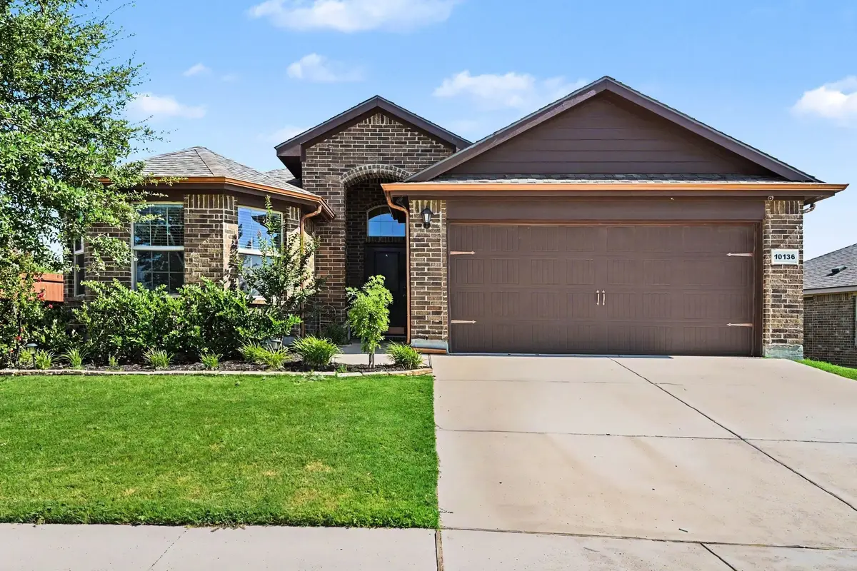10136 Huntersville Trail, Fort Worth, TX 76108 - #1