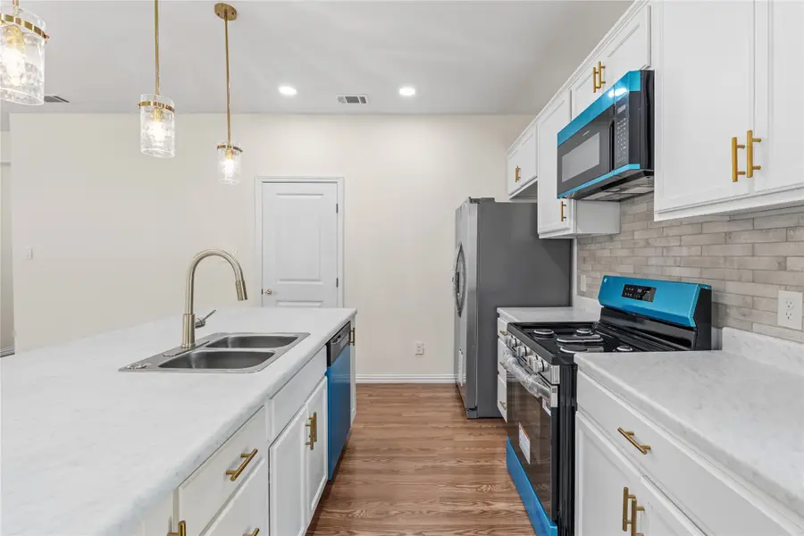 4115 Vineyard Drive, Dallas, TX 75212 - #2