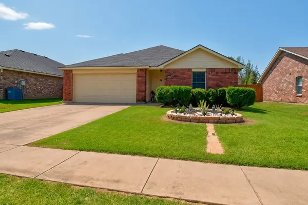 302 Quail Crossing Drive, Sanger, TX 76266