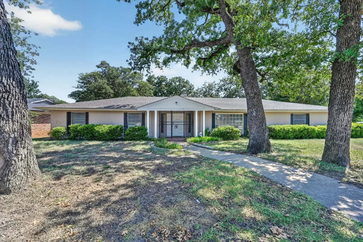 7200 Ellis Road, Fort Worth, TX 76112 - #1