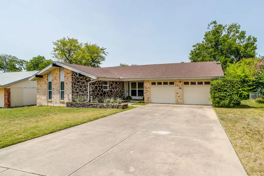 2928 Laredo Drive, Fort Worth, TX 76116 - #2