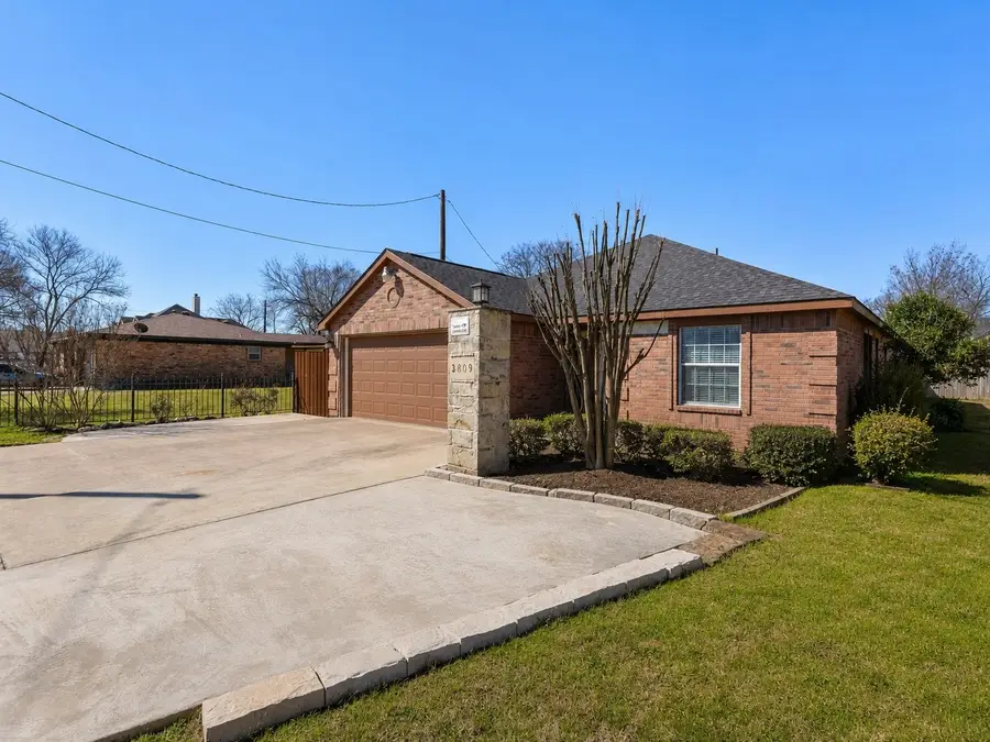 3809 S Peachtree Road, Balch Springs, TX 75180 - #2